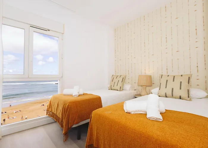 Апартаменти Beachfront In Canteras S4 *